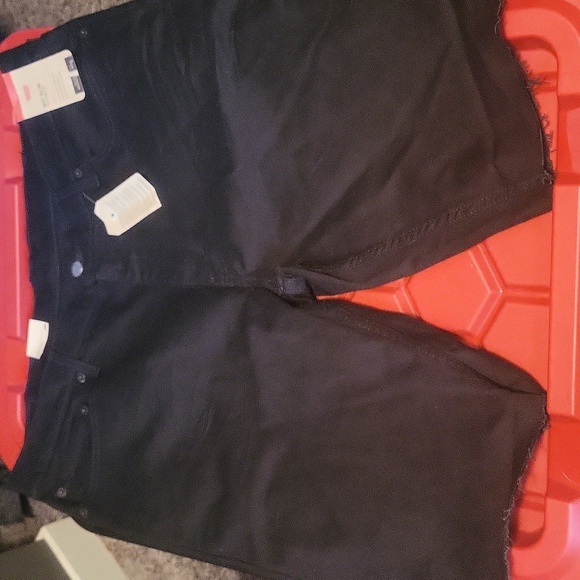 Levi's 511 Slim Shorts, Black, Size 38 NWT - Picture 2 of 2